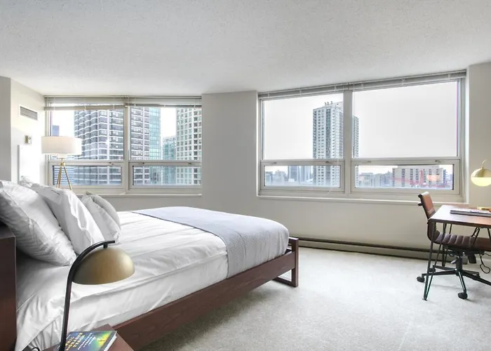 River N 2br W Gym Wd Nr Magnificent Mile Chi-164 Апартаменты