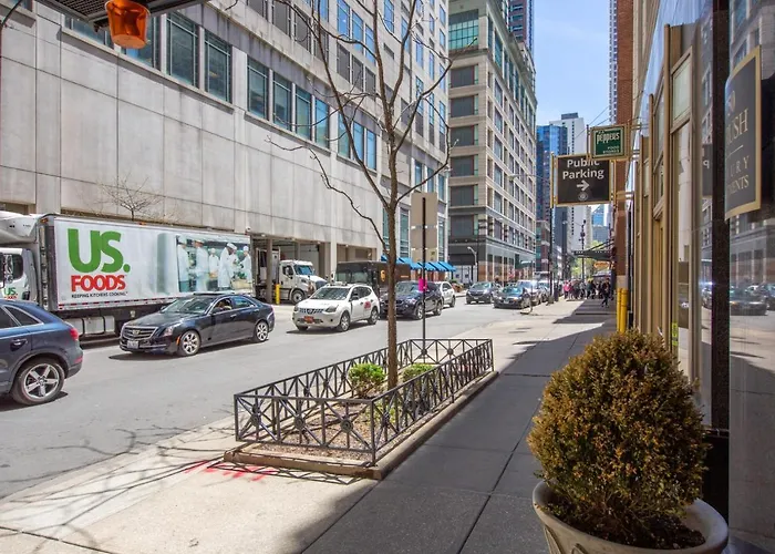 River N 2br W Gym Wd Nr Magnificent Mile Chi-164 Апартаменты Чикаго